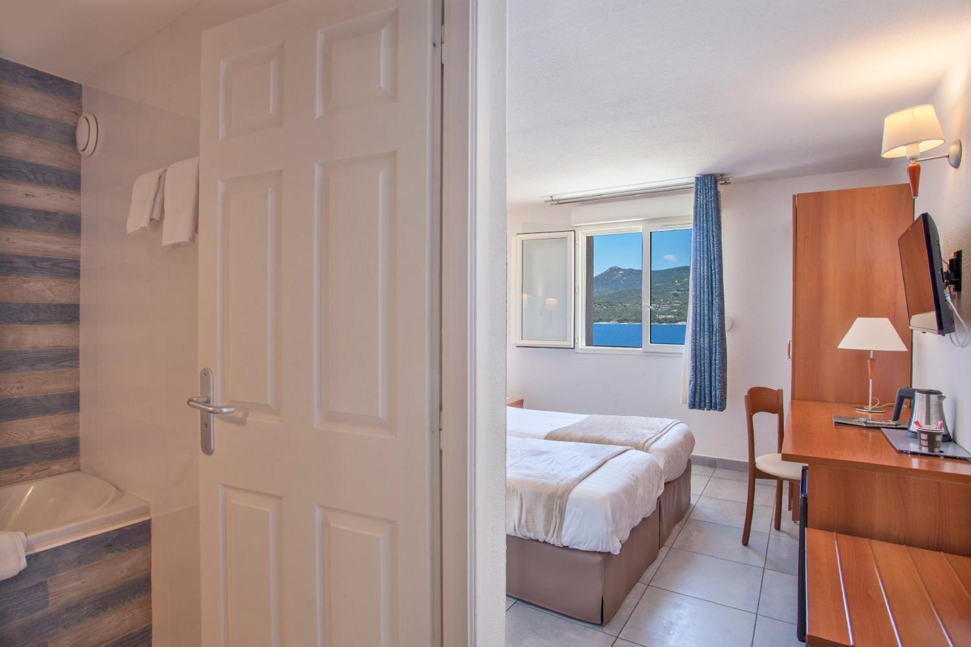 Le Neptune & Spa Propriano  Bagian luar foto